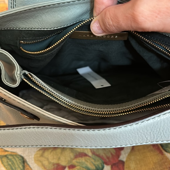 Marc Jacobs beautiful blue leather bag with loads of pockets. New with dust bag - Picture 4 of 9